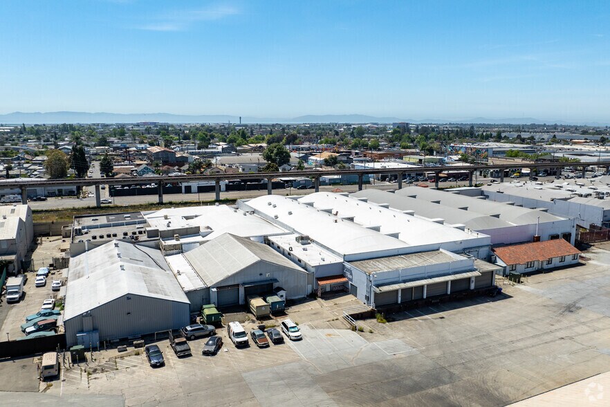 More Photos Of 9957 Medford Ave, Oakland Warehouse For Lease