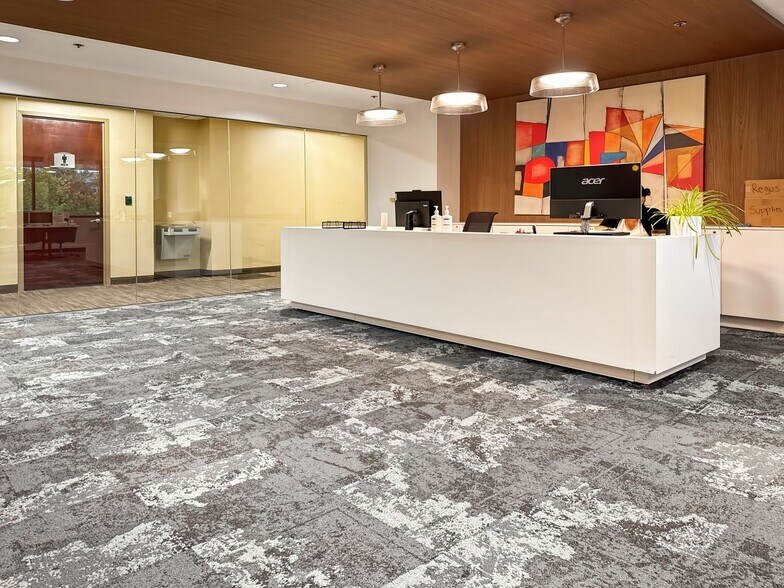 More Photos Of 6701 Democracy Blvd, Bethesda Coworking Space