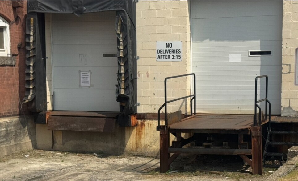 More Photos Of 209 Weeden St, Pawtucket Warehouse For Lease