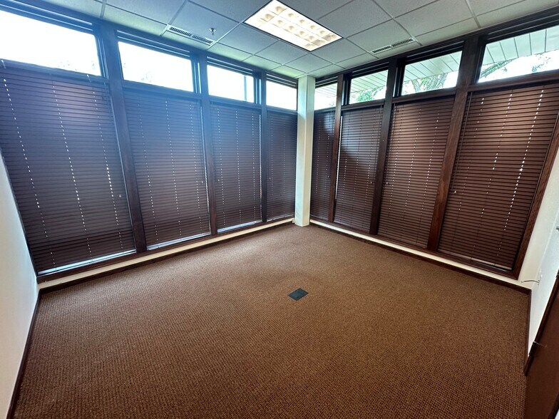 More Photos Of 28367 Davis Pky, Warrenville Office For Lease