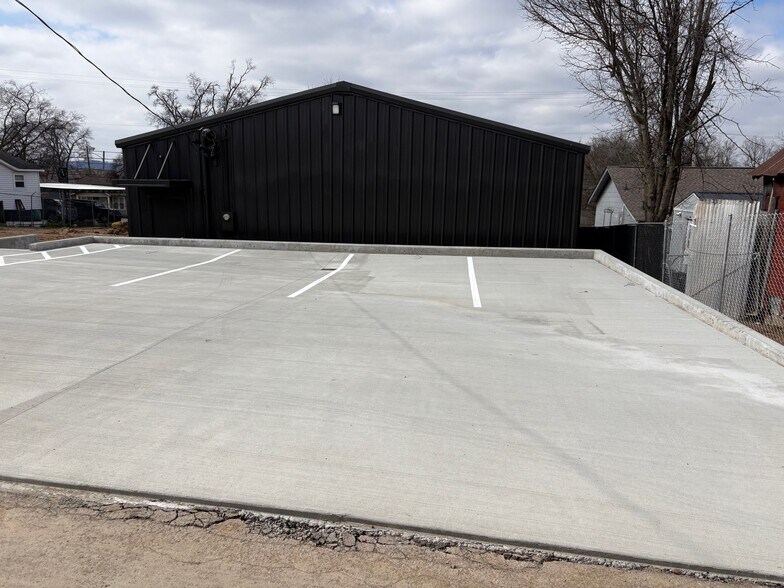 More Photos Of 2416 & 2418 Eugenia ave, Nashville Manufacturing For Sale