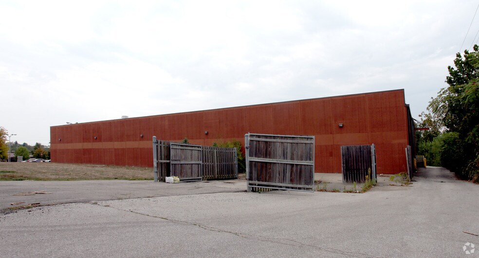 More Photos Of 2424-2498 S Walnut St, Bloomington Unknown For Lease