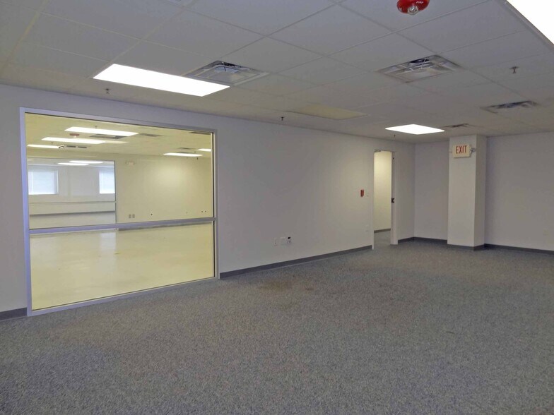 More Photos Of 1311-1319 Pineview Dr, Morgantown Medical For Lease