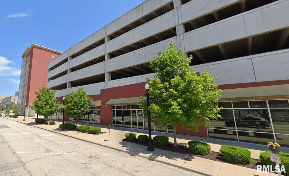 More Photos Of 128 SW Monroe St, Peoria Specialty For Sale