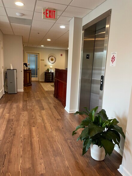 More Photos Of 1704 Maxwell Dr, Wall Township Office For Lease