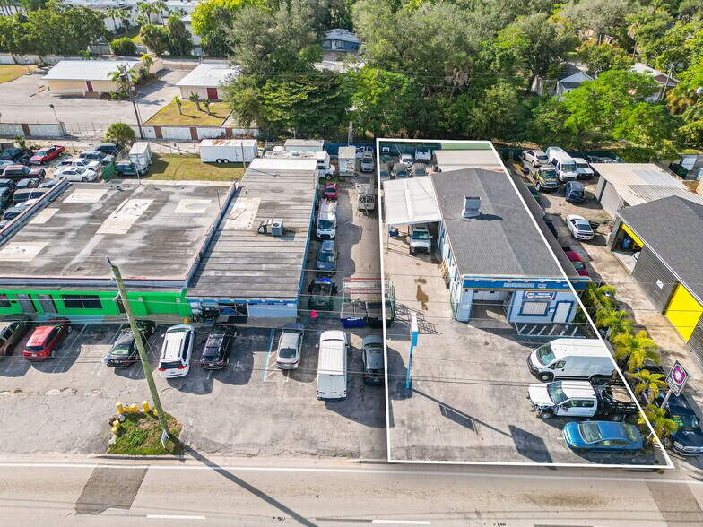 More Photos Of 2242 Fowler St, Fort Myers Service For Sale