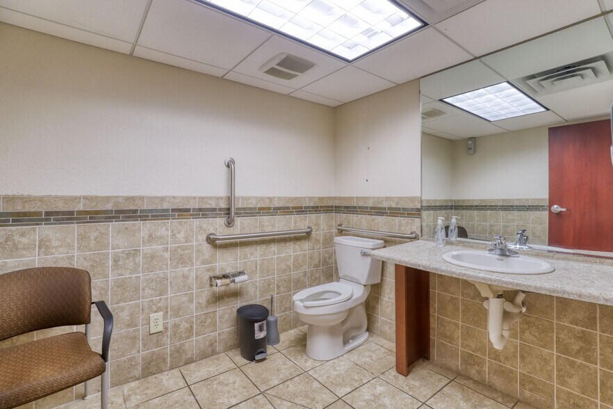 More Photos Of 2722 Park Ave, Minneapolis Office Residential For Sale