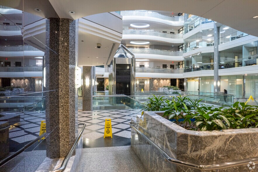 More Photos Of 1910-1920 Yonge St, Toronto Office Residential For Lease