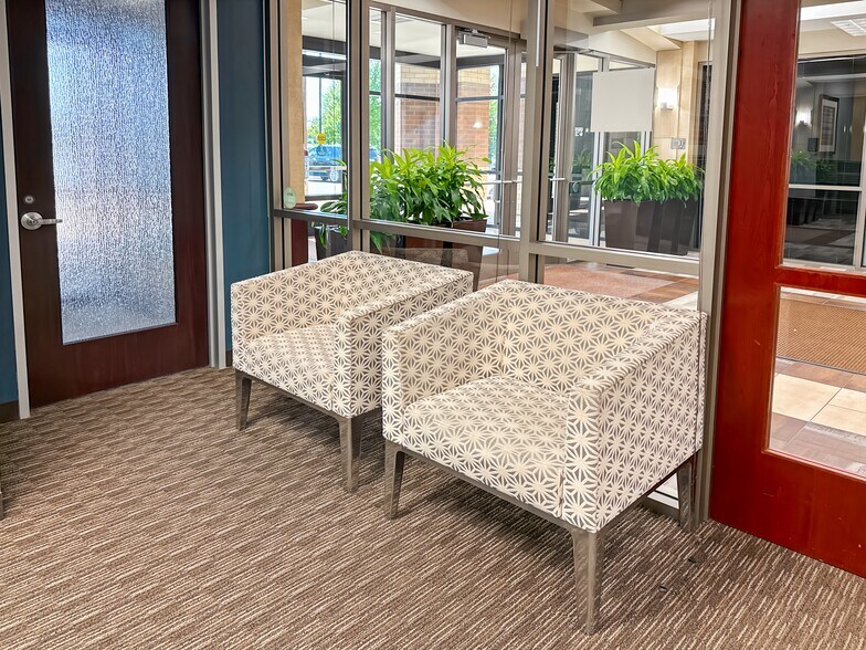 More Photos Of 8530 Eagle Point Blvd, Lake Elmo Coworking Space