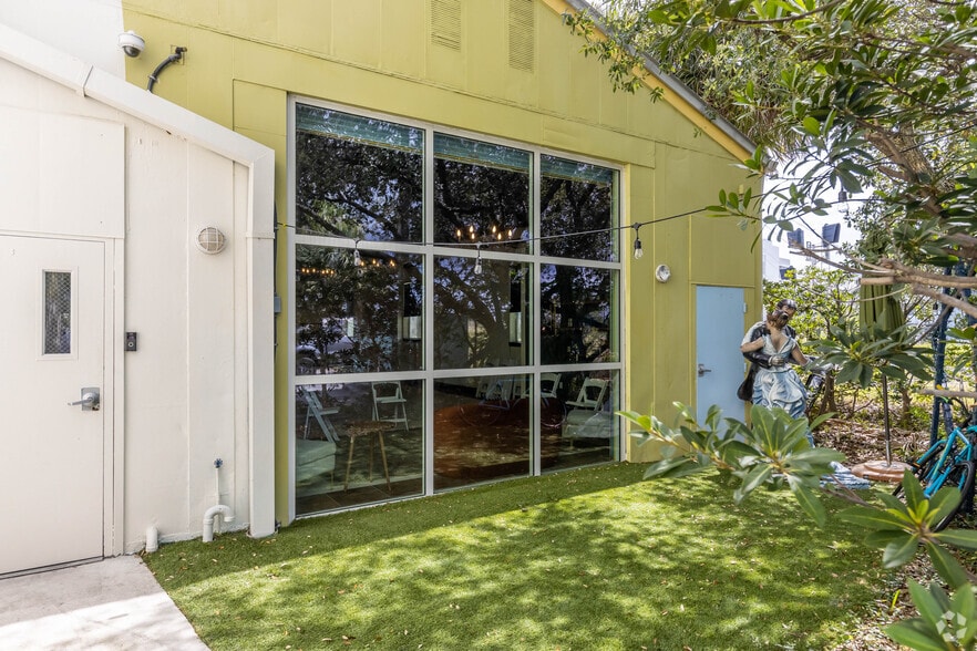 More Photos Of 101 SE 2nd Ave, Delray Beach Restaurant For Lease