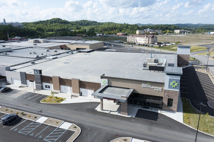 More Photos Of 2600 Middletown Commons, White Hall Storefront For Lease