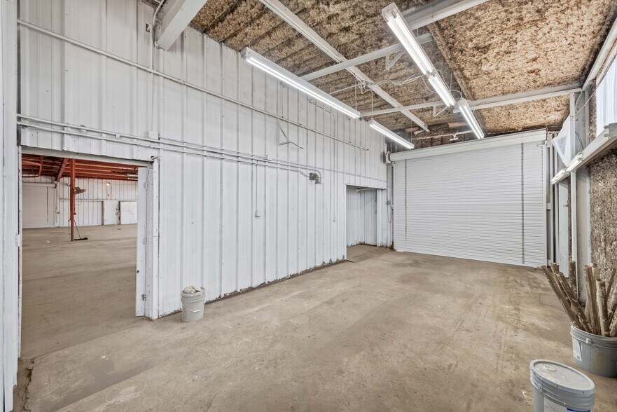 More Photos Of 225 W Lockhart Ave, Coos Bay Warehouse For Sale