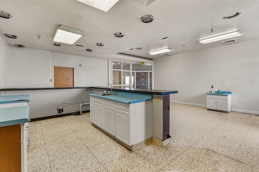 More Photos Of 120 E Altamira Dr, Cedar City Office Residential For Lease