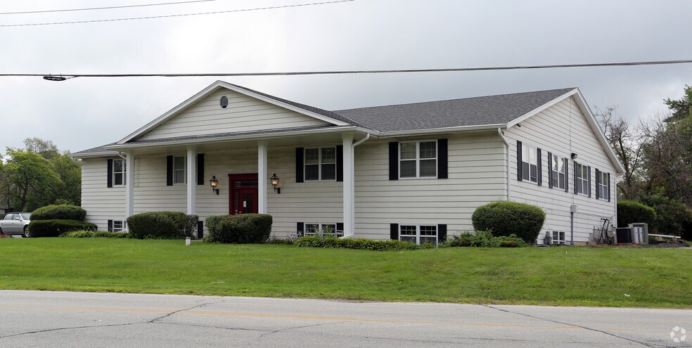 More Photos Of 15285 Watertown Plank Rd, Elm Grove Office For Lease