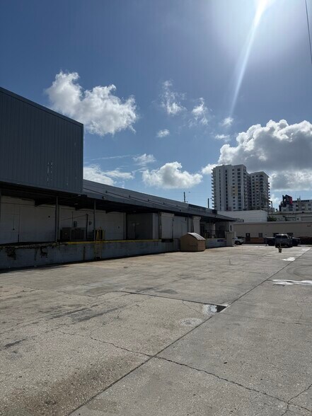 More Photos Of 1955 3rd Ave S, Saint Petersburg Warehouse For Lease