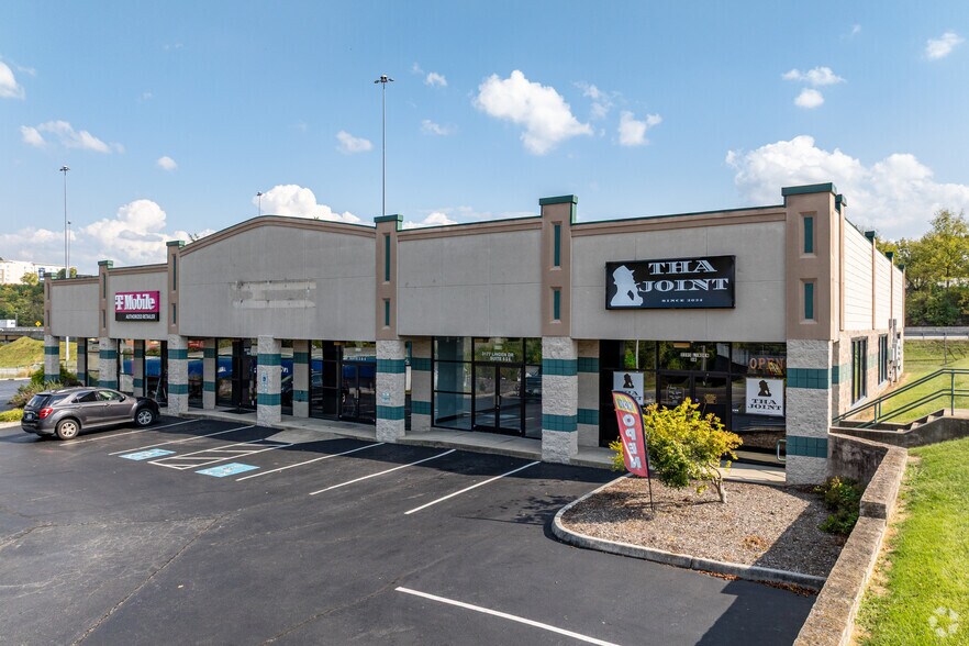 Primary Photo Of 3177 Linden Dr, Bristol Storefront For Lease