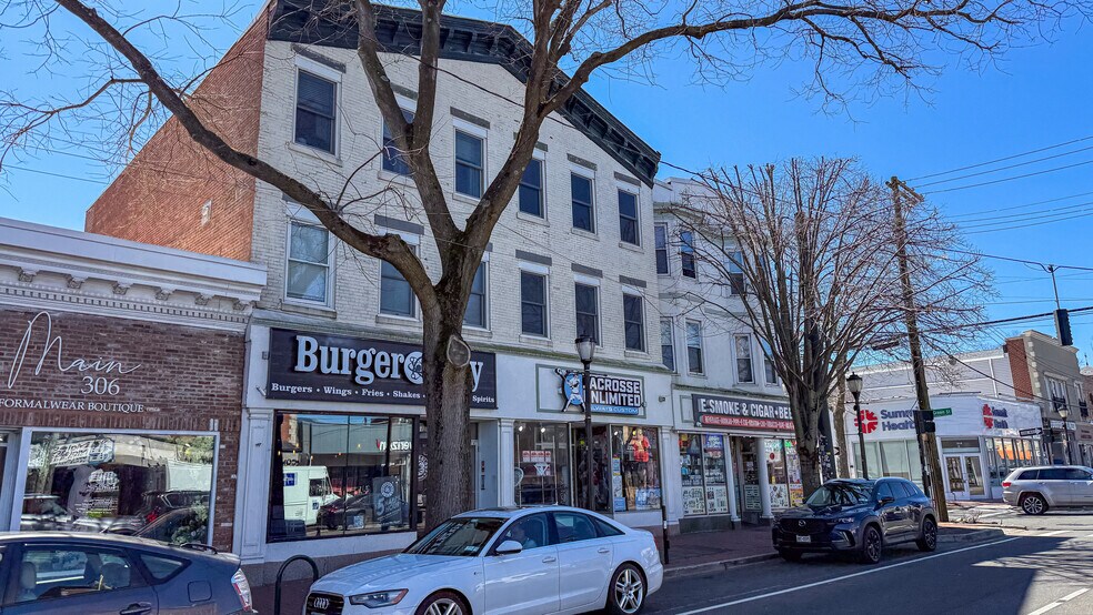 More Photos Of 308-312 Main St & 2-8 Green St, Huntington Storefront Retail Residential For Sale