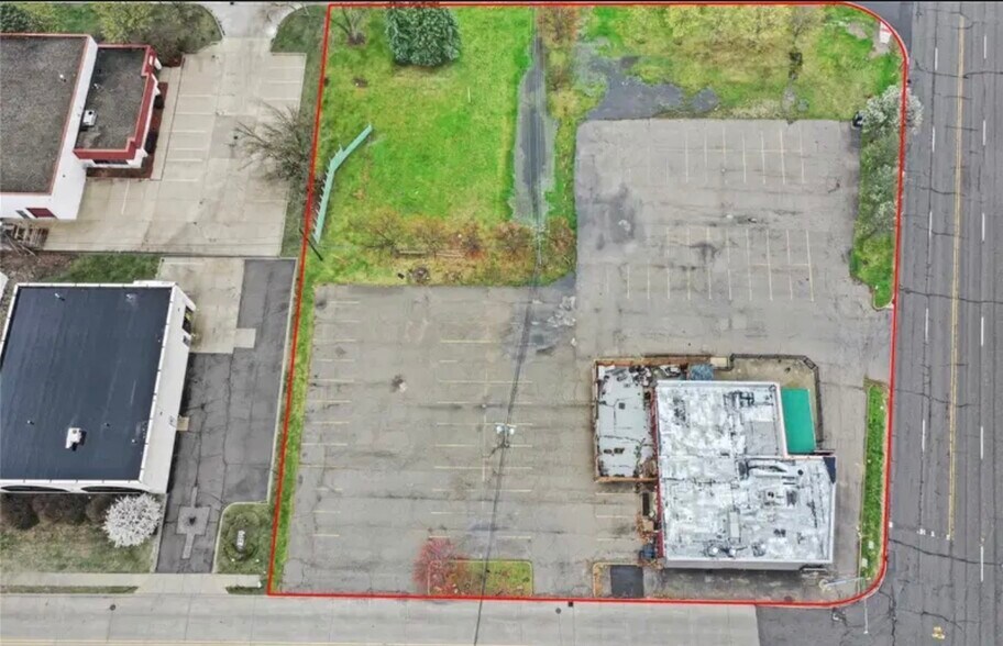 More Photos Of 1090 Rochester Rd, Troy Restaurant For Sale