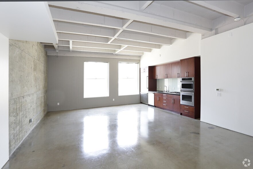 More Photos Of 411 W 5th St, Los Angeles Apartments For Lease