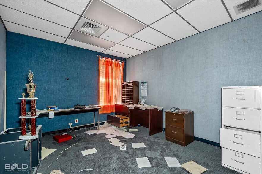 More Photos Of 200 All Saints Rd, Pelican Schools For Sale