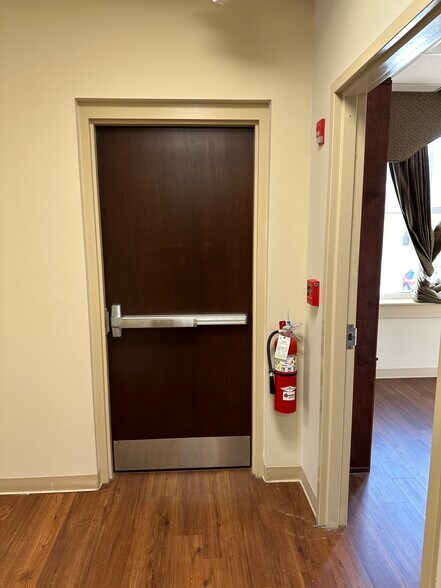 More Photos Of 101 Financial Dr, Elizabethtown Medical For Lease