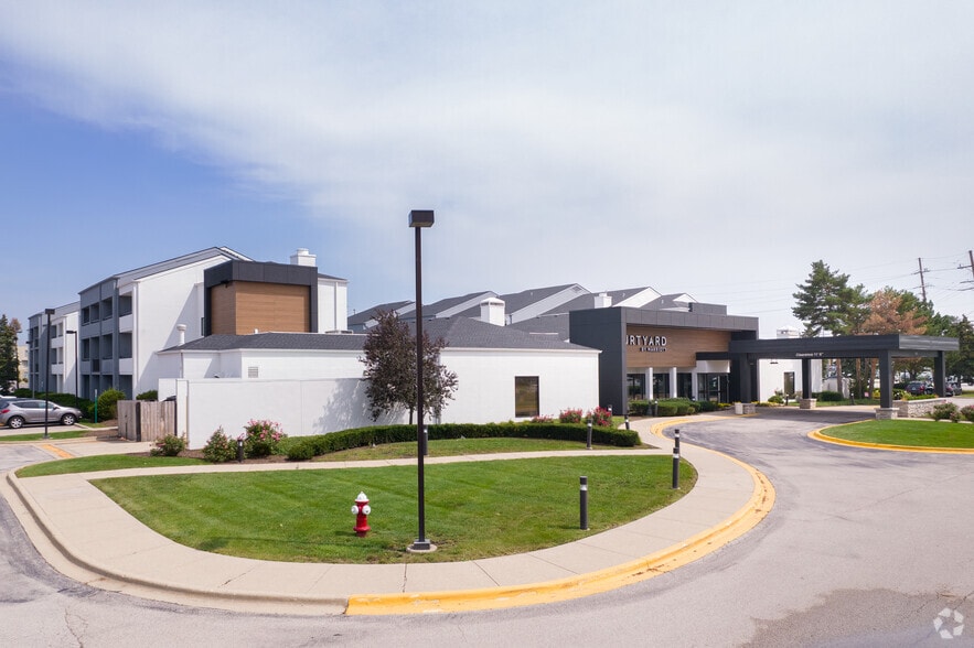 Primary Photo Of 1801 Milwaukee Ave, Glenview Hotel For Sale