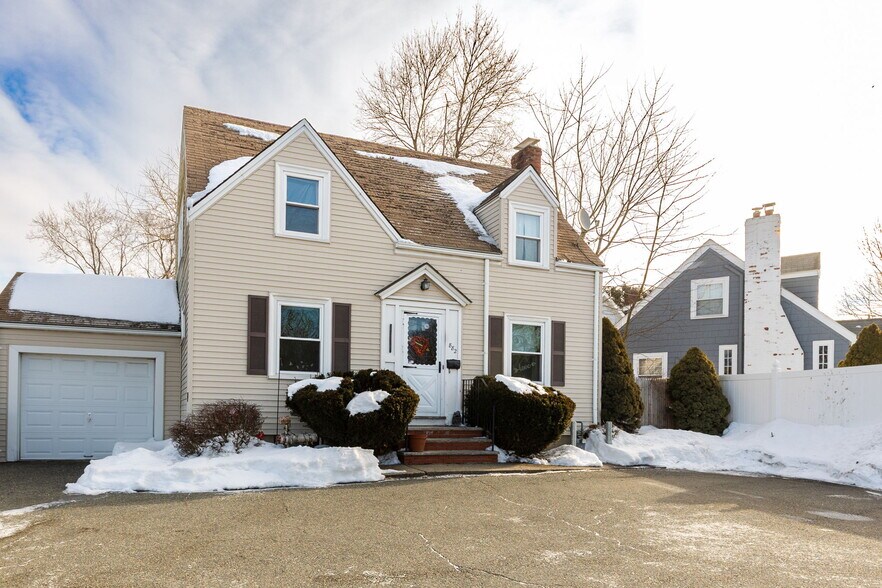 More Photos Of 878-882 East St, Dedham Storefront Retail Residential For Sale