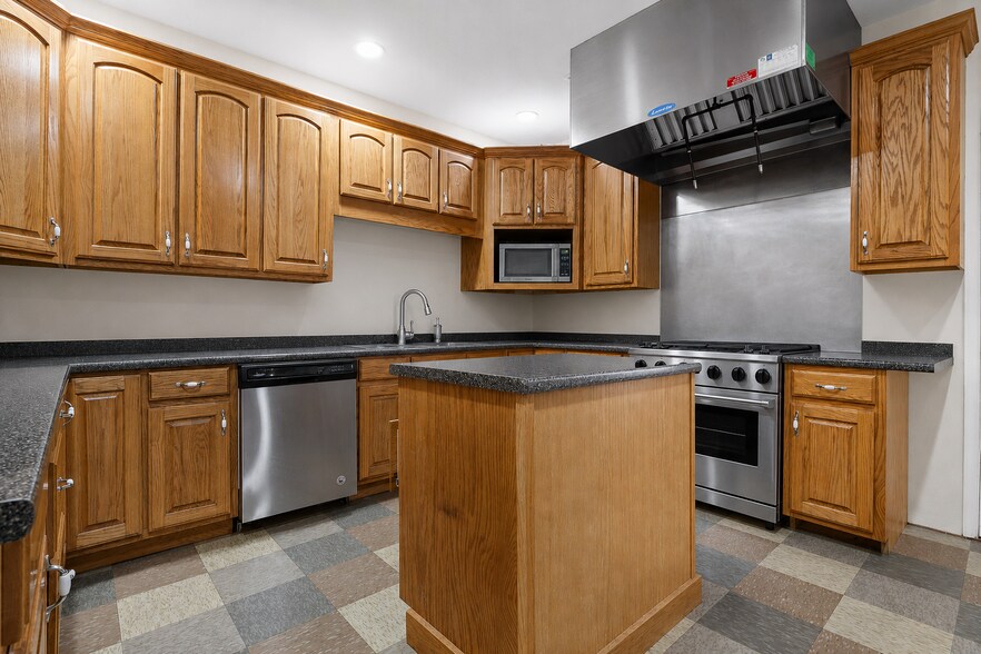 More Photos Of 419 Pin Hook Rd, Spring City Assisted Living For Sale