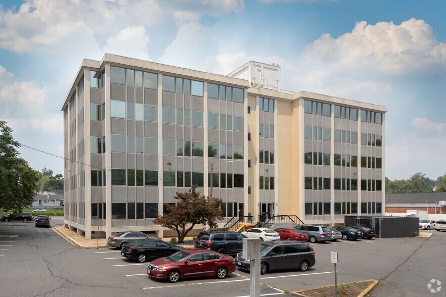 More Photos Of 6521 Arlington Blvd, Falls Church Office For Sale