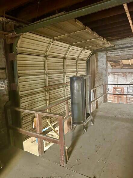 More Photos Of 2507 Huntingdon ave, Baltimore Service For Sale