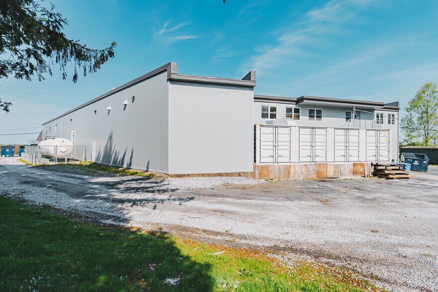 More Photos Of 2349 Rue Principale, Dunham Industrial For Sale