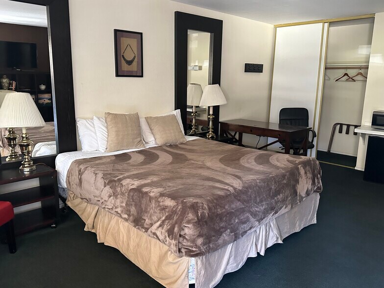 More Photos Of 953 Park Ave, South Lake Tahoe Hotel For Sale