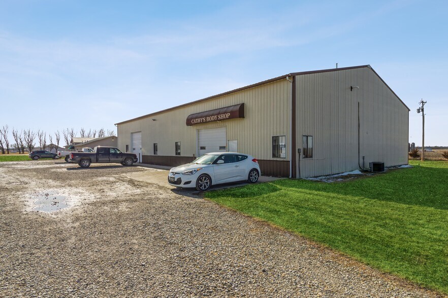 More Photos Of 2326 N Main St, Osceola Auto Repair For Sale