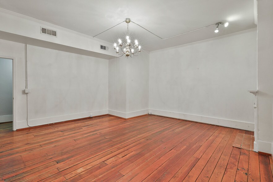 More Photos Of 9 Greenville St, Newnan General Retail For Sale