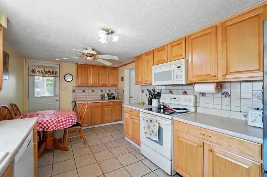 More Photos Of 1056 US-68, Xenia Garden Center For Sale