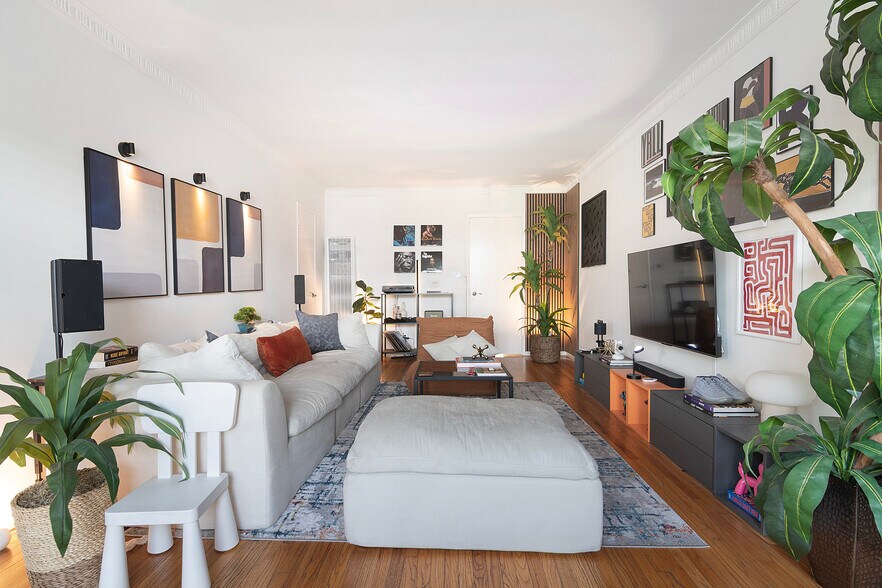 More Photos Of , Los Angeles Multifamily For Sale