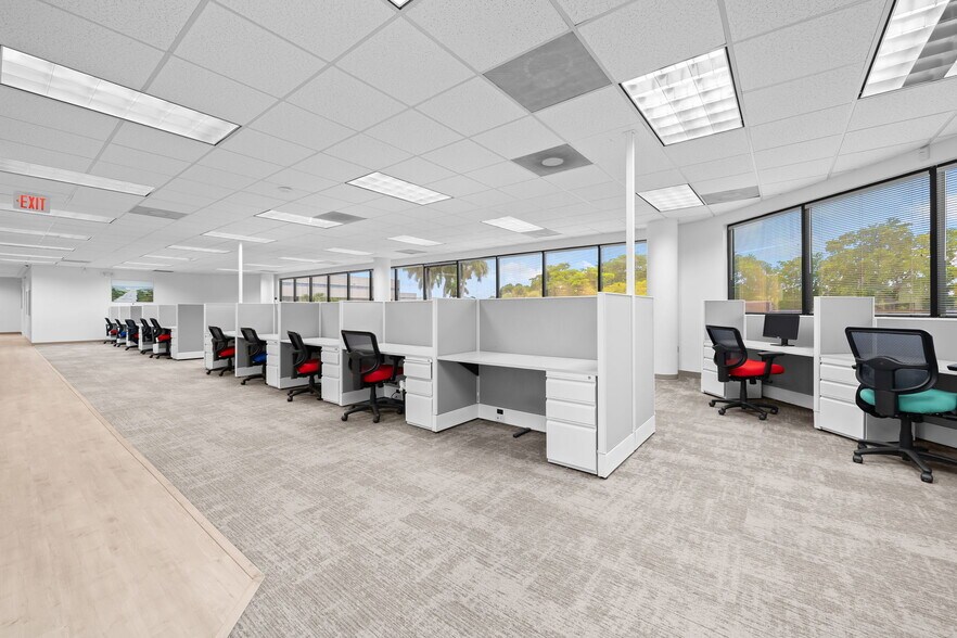 More Photos Of 3333 W Commercial Blvd, Fort Lauderdale Medical For Sale
