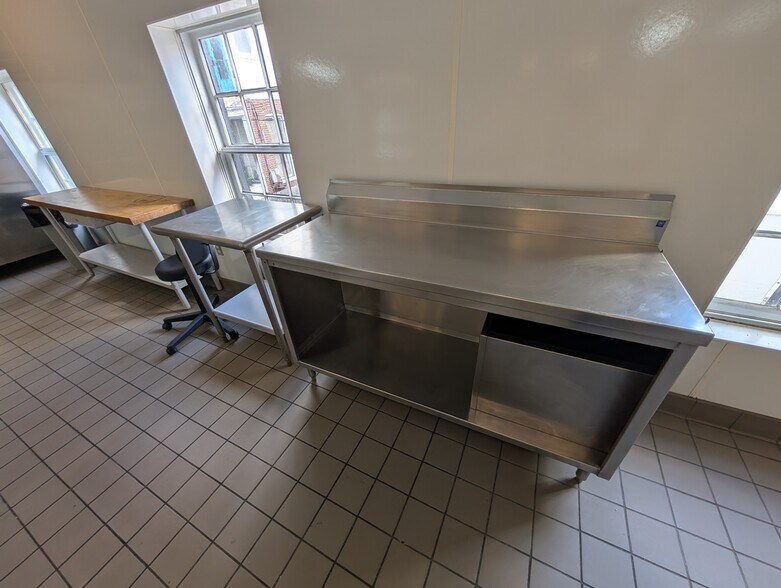 More Photos Of 2220 N Charles St, Baltimore Office For Sale