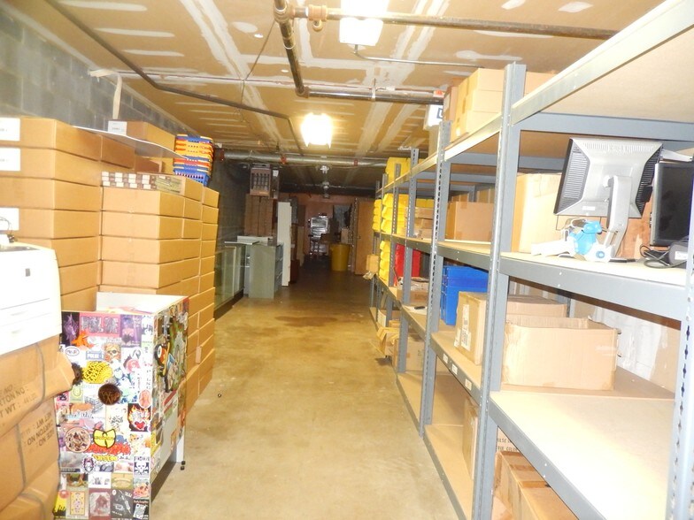 More Photos Of 400 Chapel Rd, South Windsor Light Manufacturing For Sale