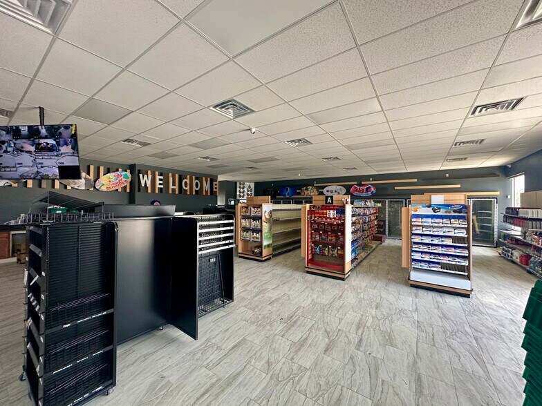 More Photos Of 7532 Hacks Cross Rd, Olive Branch Truck Stop For Sale