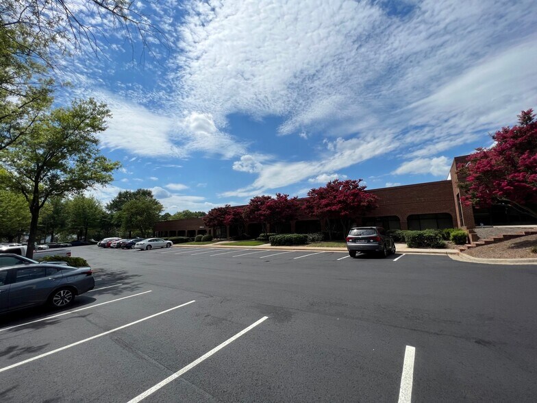 More Photos Of 18-22 Oak Branch Dr, Greensboro Light Distribution For Lease