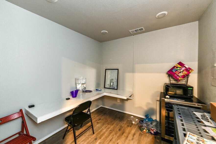 More Photos Of 1262 Eastgate Rd, Midlothian Warehouse For Sale