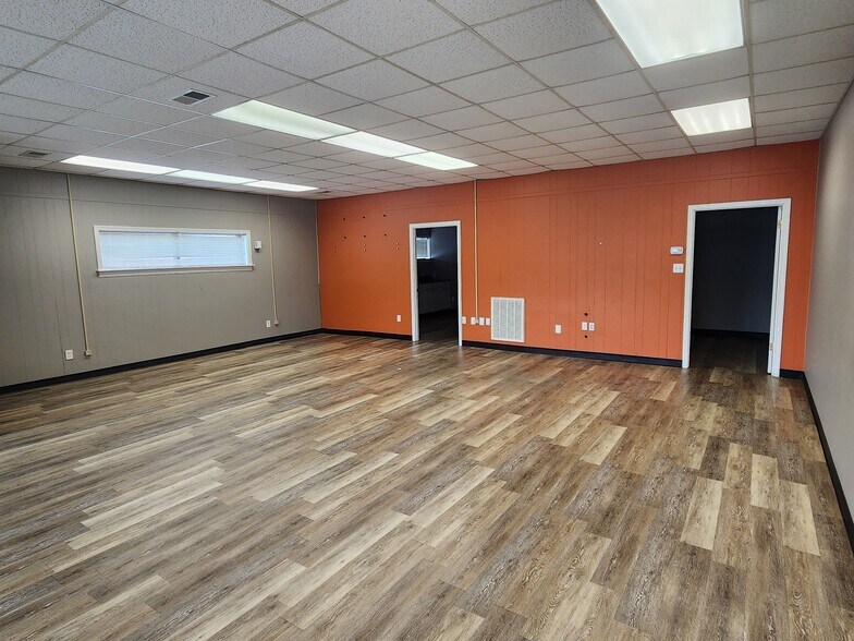More Photos Of 3297 S Crater Rd, Petersburg Freestanding For Lease