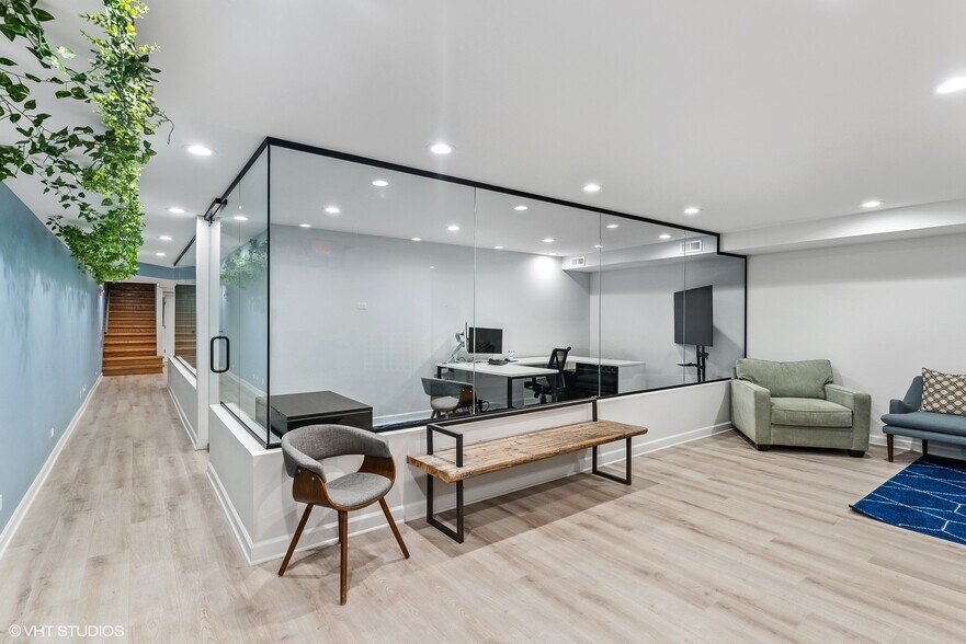 More Photos Of 705 N Milwaukee Ave, Chicago General Retail For Sale