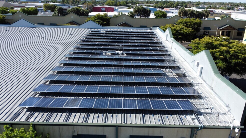 More Photos Of 10970 S Cleveland Ave, Fort Myers Office For Sale