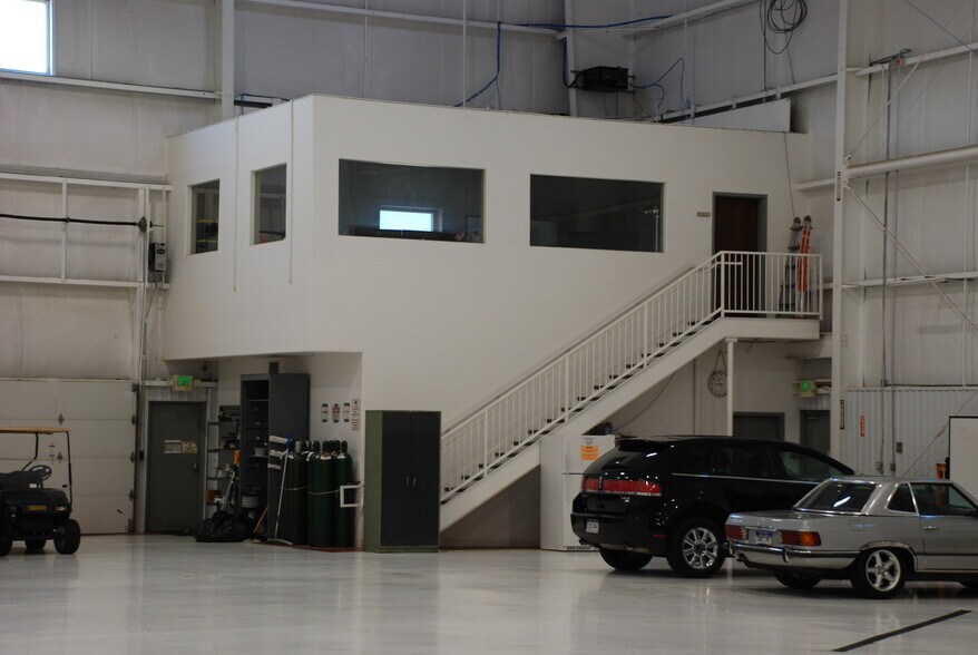 More Photos Of 5765 Taxi Way, Colorado Springs Airplane Hangar For Sale