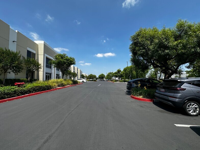 More Photos Of 111-125 N Sunset Ave, City of Industry Warehouse For Lease