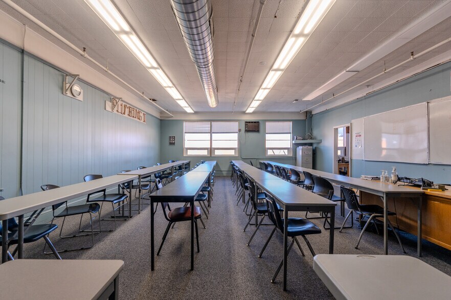 More Photos Of 23-25 Montvale Ave, Woburn Storefront Retail Office For Sale