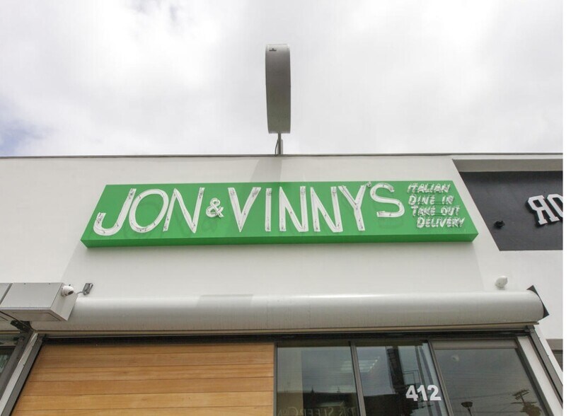 More Photos Of 438 N Fairfax Ave, Los Angeles Storefront For Lease