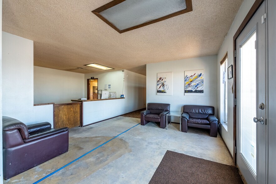 More Photos Of 397 E Evan Hewes Hwy, El Centro Auto Repair For Sale